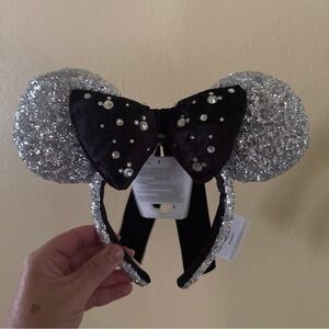 2025 Disney Silver Sequined Minnie Ear Headband Black Velour Bow Rhinestones